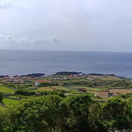 Chez Tronqueira 43 *