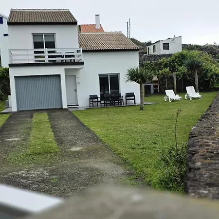 Semesterbostad Chez Tronqueira 43 *