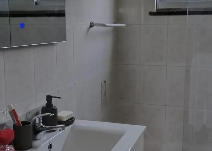 Chez Tronqueira 43 *